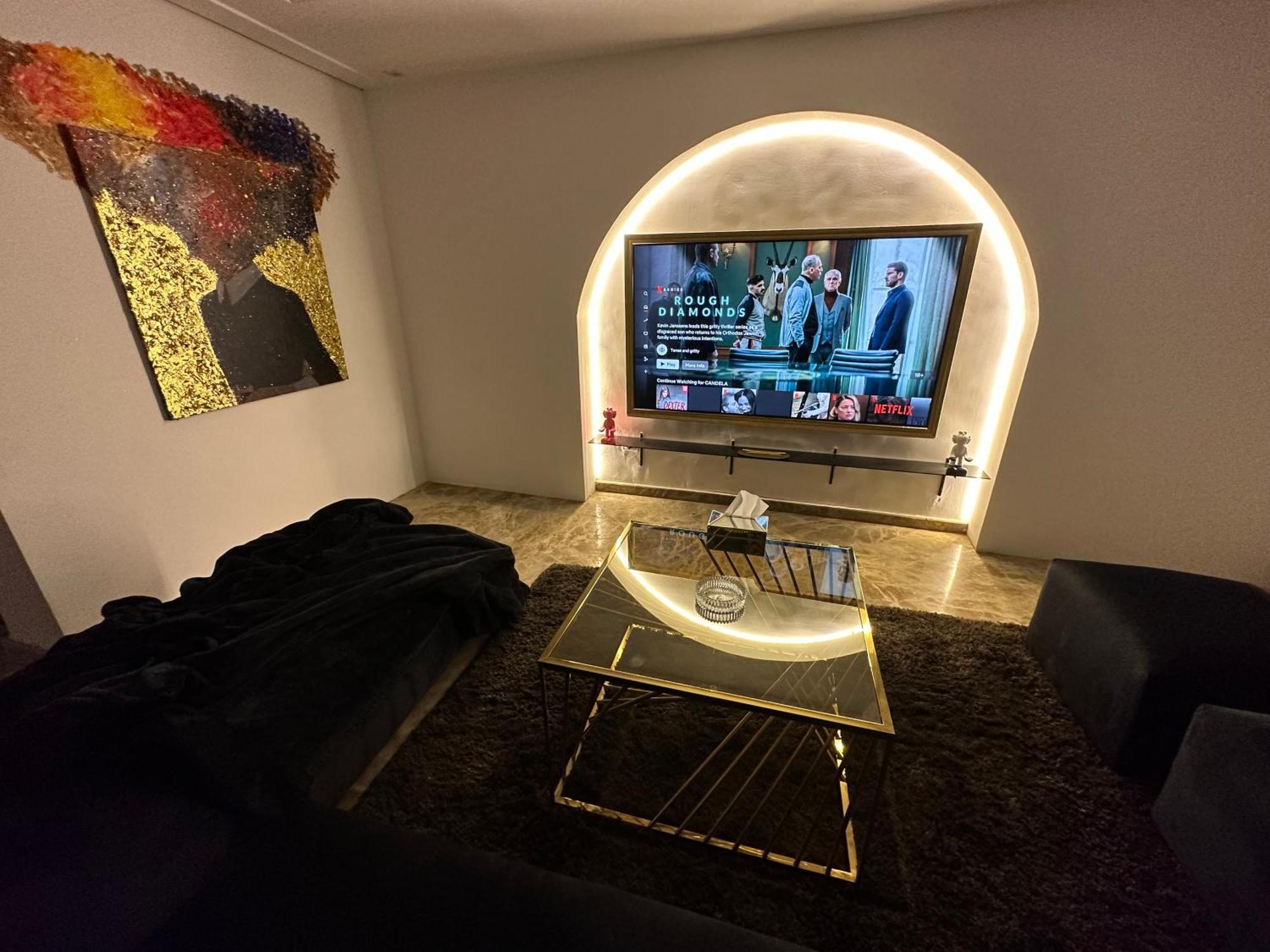 Modern 1-Bedroom Apartment In Zamalek Visits Allowed Cairo Exterior photo
